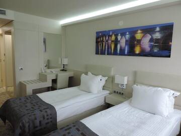 Фото номера Двухместный номер Делюкс с 1 кроватью Отель Hotel Svilena г. Свиленград 2