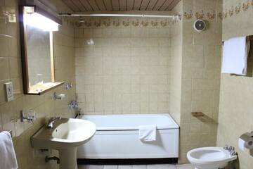Фото номера Стандартный люкс с 1 спальней Отель Hotel Svilena г. Свиленград 5