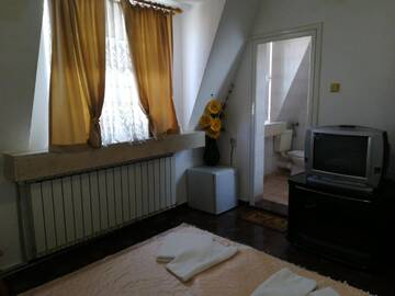 Фото номера Большой двухместный номер с 1 кроватью Отель Family Hotel George г. Свиленград 4