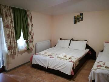 Фото номера Семейный номер с видом на сад Гостевой дом Guest House Gebran г. Свиленград 26