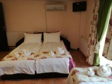 Фото номера Семейный номер с балконом Гостевой дом Guest House Gebran г. Свиленград 3