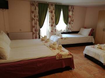 Фото номера Семейный номер с балконом Гостевой дом Guest House Gebran г. Свиленград 5