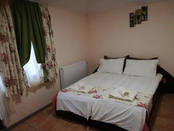 Фото номера Семейный номер с видом на сад Гостевой дом Guest House Gebran г. Свиленград 4