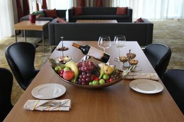 Фото номера Суперлюкс с кроватью размера &quot;king-size&quot; Отель Merit Grand Mosta Spa Hotel &amp; Casino г. Свиленград 2